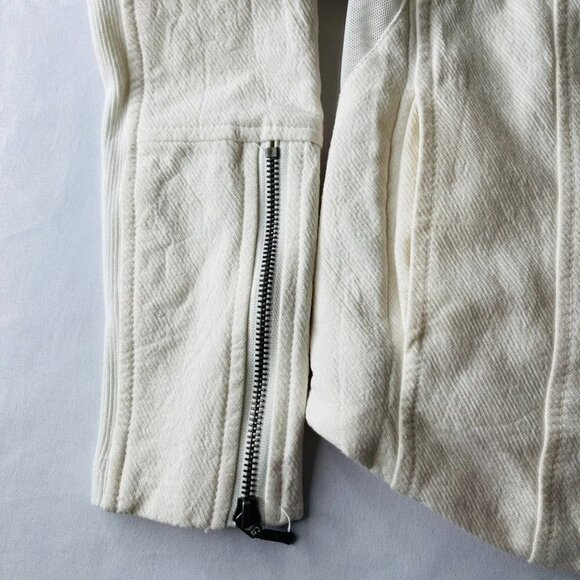 Blank NYC White Crepe Moto Jacket Size XS  Mesh Panels Long Sleeve Zip Close - Picture 4 of 11